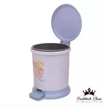 Fancy Step-On Plastic Trash Can – Pedal Dustbin